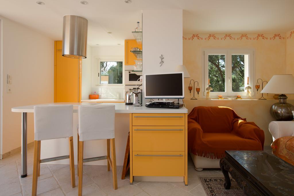 La Tarentane Hotel Grimaud Luaran gambar