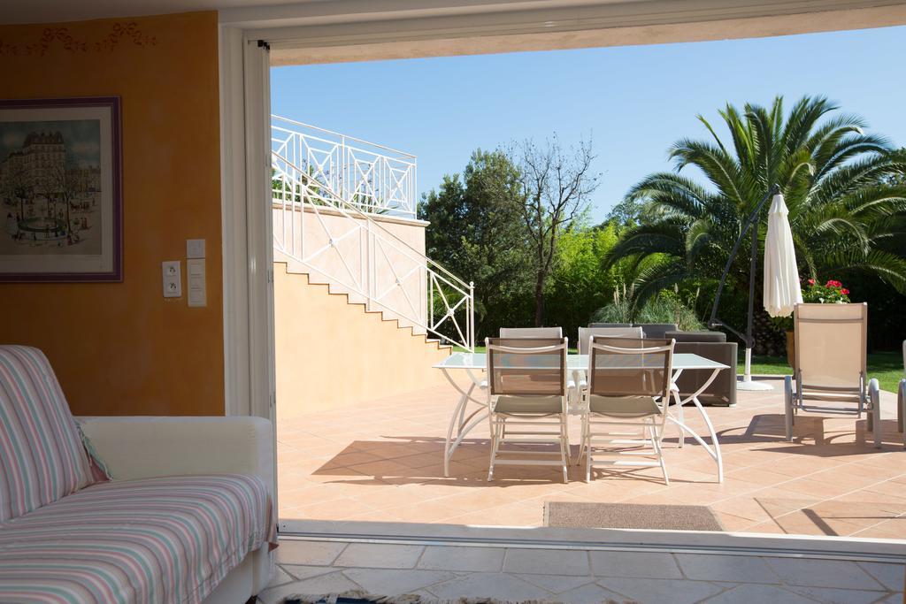 La Tarentane Hotel Grimaud Luaran gambar