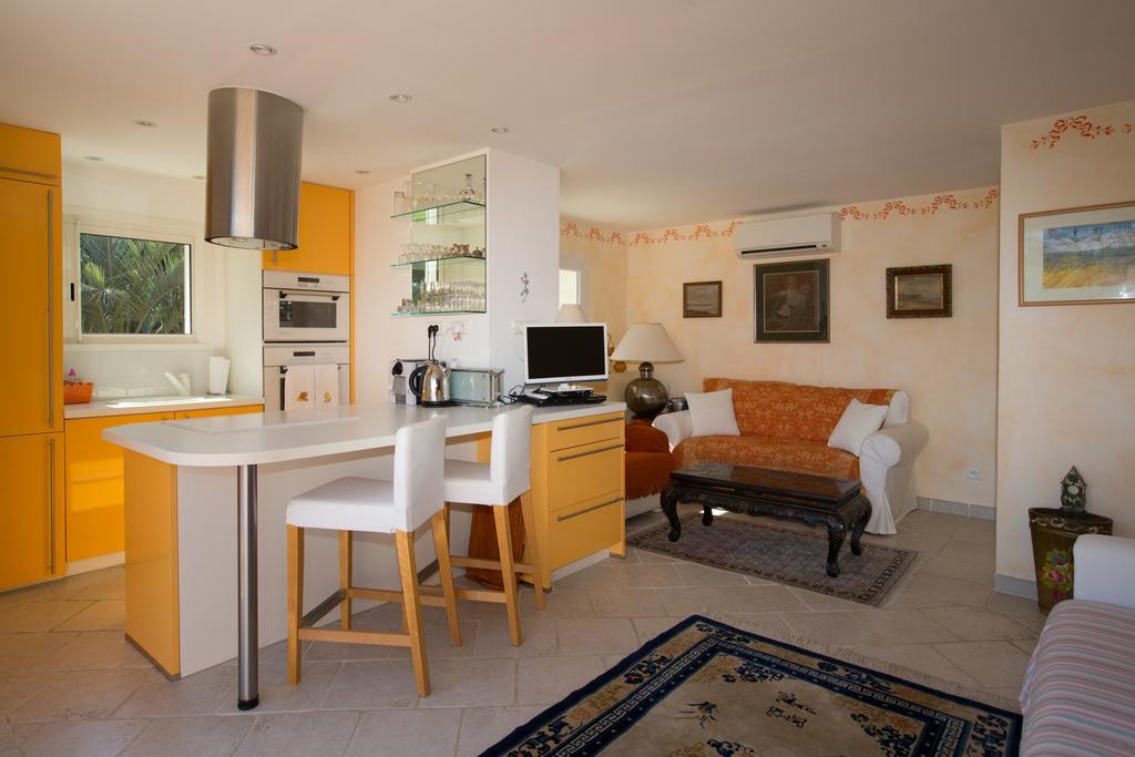 La Tarentane Hotel Grimaud Luaran gambar