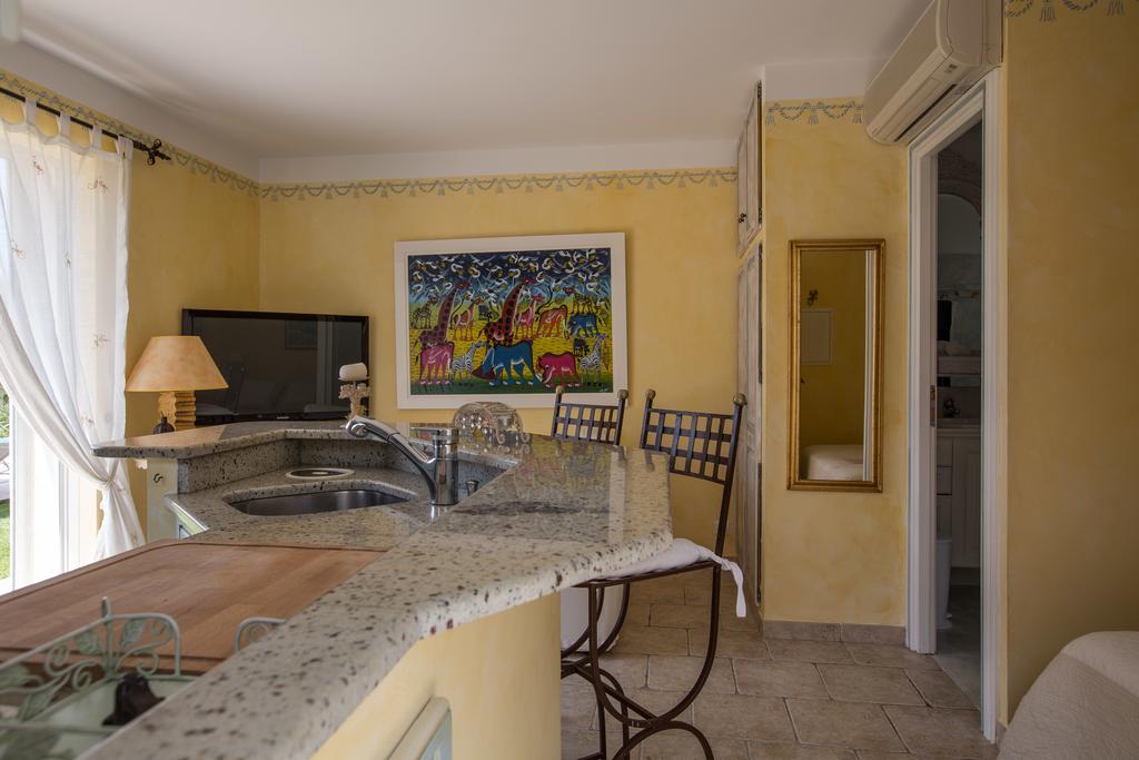 La Tarentane Hotel Grimaud Luaran gambar