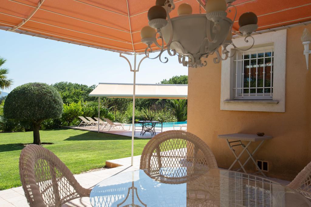 La Tarentane Hotel Grimaud Luaran gambar