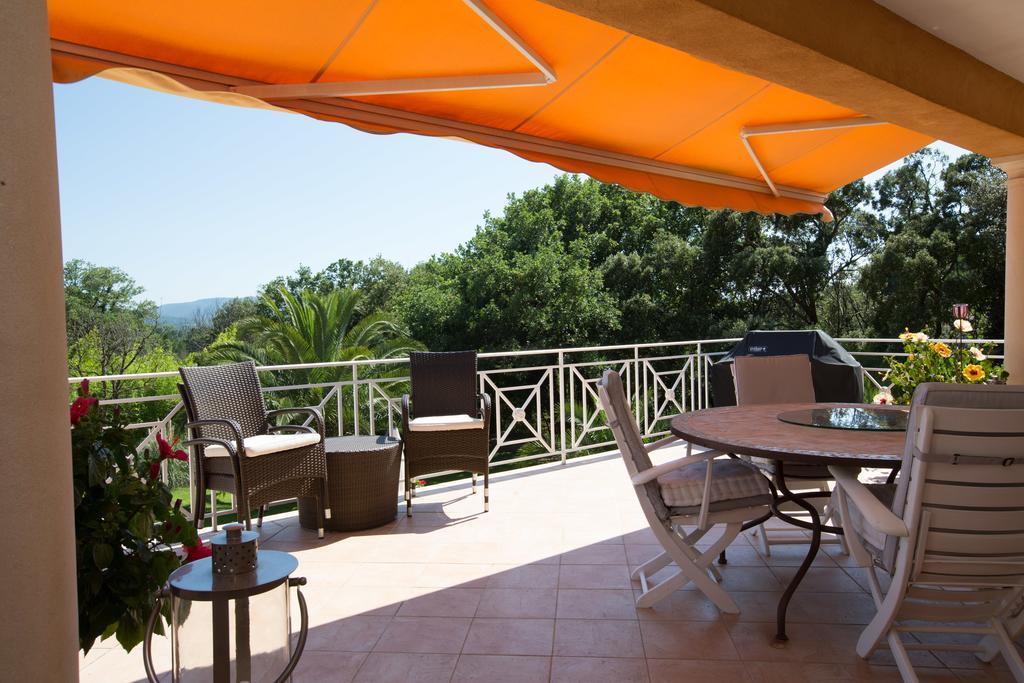 La Tarentane Hotel Grimaud Luaran gambar