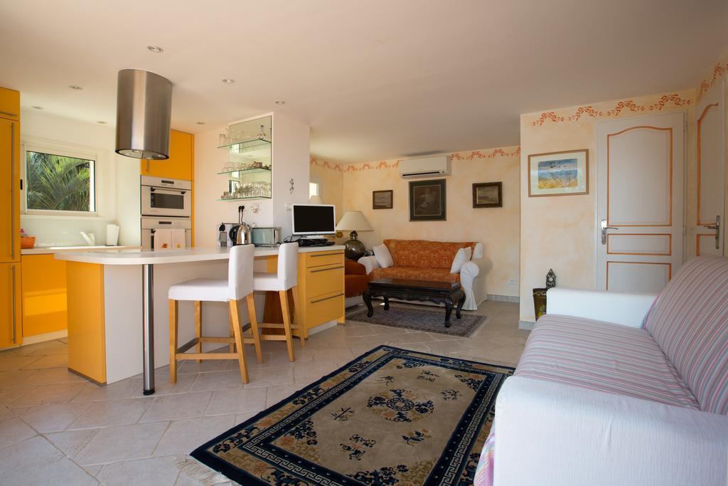 La Tarentane Hotel Grimaud Bilik gambar